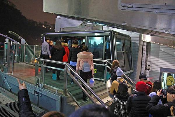 【韓國首爾】N首爾塔-美麗的首爾夜景，附完整纜車、走路、爬山交通資訊