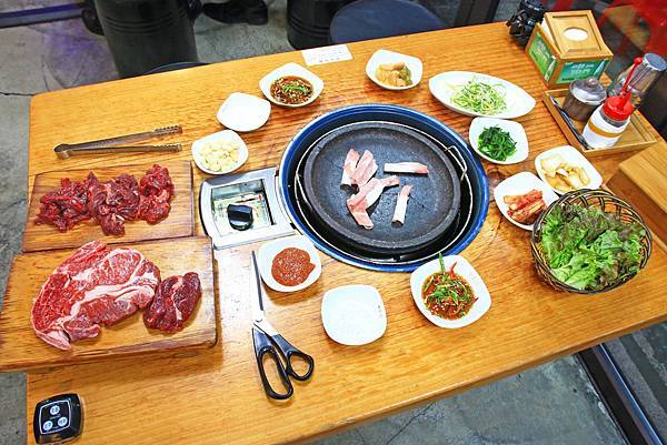 【韓國餐廳】新川站無限牛(무한소)-韓牛無限量吃到飽 【韓國餐廳】新川站無限牛(무한소)-韓牛無限量吃到飽