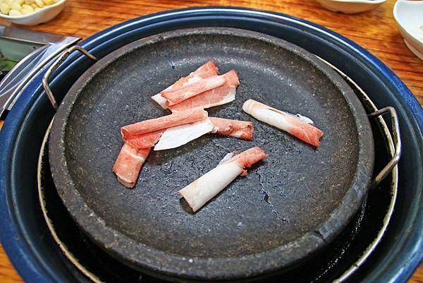 【韓國餐廳】新川站無限牛(무한소)-韓牛無限量吃到飽 【韓國餐廳】新川站無限牛(무한소)-韓牛無限量吃到飽