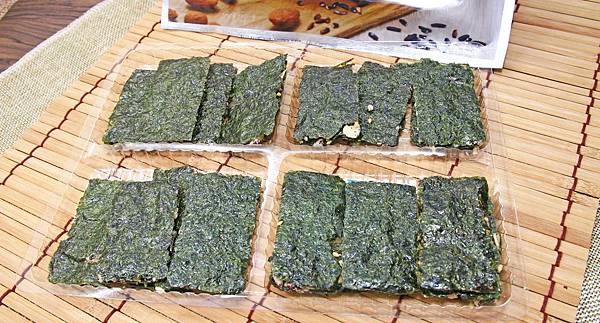 【送禮自用兩相宜】小食趣黑米夾心海苔-美味的夾心海苔