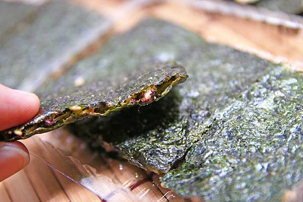 【送禮自用兩相宜】小食趣黑米夾心海苔-美味的夾心海苔
