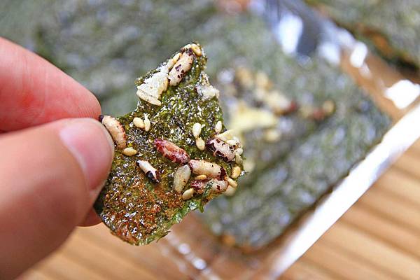 【送禮自用兩相宜】小食趣黑米夾心海苔-美味的夾心海苔