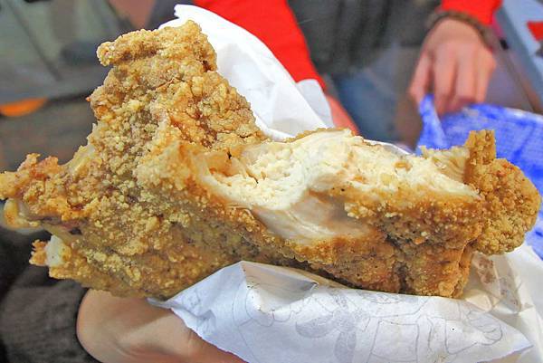 【三重美食】噴汁炸雞-1元硬幣厚度的厚切爆汁雞排