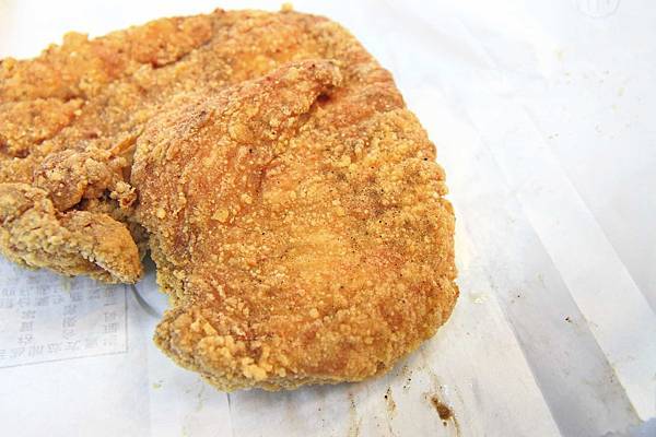 【三重美食】噴汁炸雞-1元硬幣厚度的厚切爆汁雞排