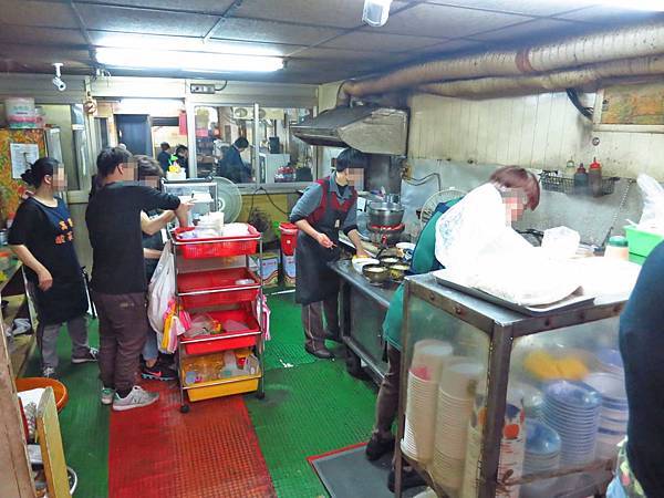 【萬華美食】萬國酸菜麵-只有內行人才知道的小吃店