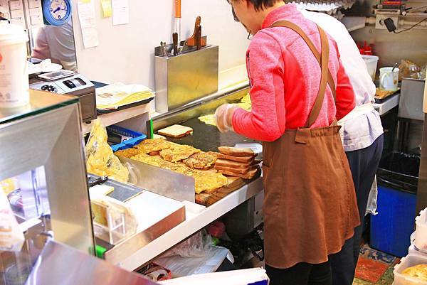 【明洞美食】Hobong烤吐司三明治-好吃的美味三明治早餐