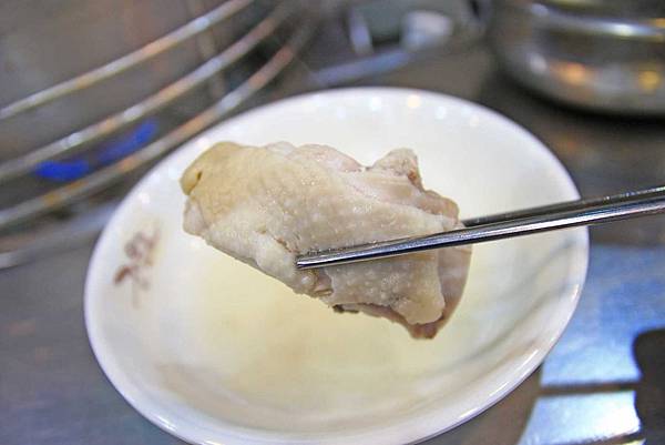 【韓國首爾】陳玉華一隻雞-湯鮮味美肉質軟嫩的雞肉鍋