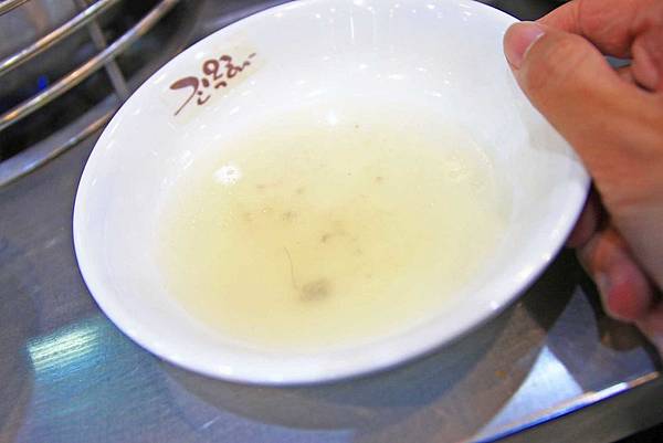 【韓國首爾】陳玉華一隻雞-湯鮮味美肉質軟嫩的雞肉鍋