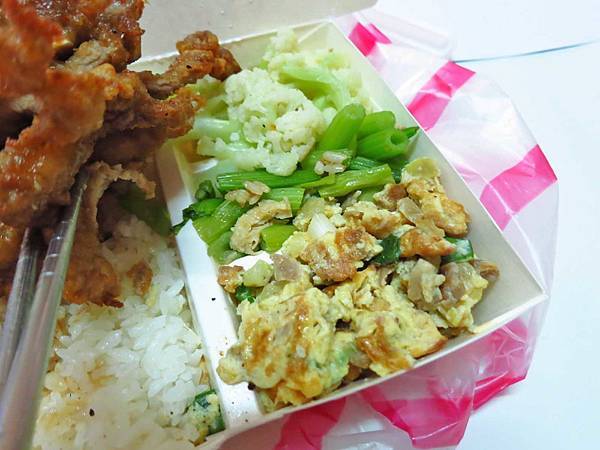 【新莊美食】豪客快餐-在地超過２０年的便當店