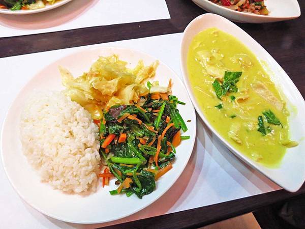 【板橋餐廳】遊松林雲之南麵食館-好吃的泰式椰汁咖哩 【板橋餐廳】遊松林雲之南麵食館-好吃的泰式椰汁咖哩
