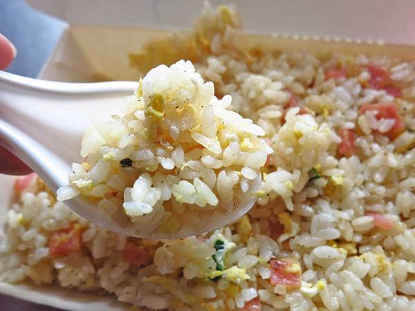 【彰化美食】白鳥-附近學生的最愛超級便宜35元炒飯