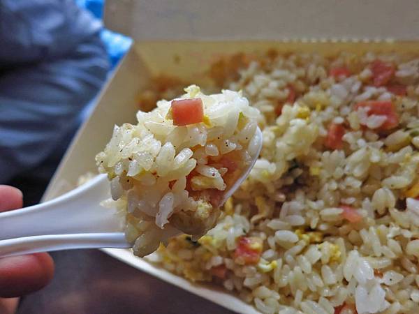 【彰化美食】白鳥-附近學生的最愛超級便宜35元炒飯