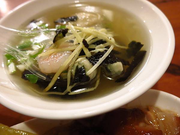 【宜蘭美食】發伯霸王豬腳-軟Q軟Q好入口的腿庫豬腳