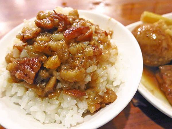 【宜蘭美食】發伯霸王豬腳-軟Q軟Q好入口的腿庫豬腳