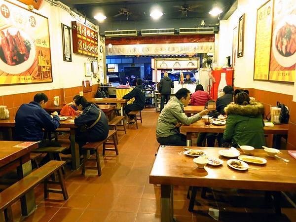 【宜蘭美食】發伯霸王豬腳-軟Q軟Q好入口的腿庫豬腳