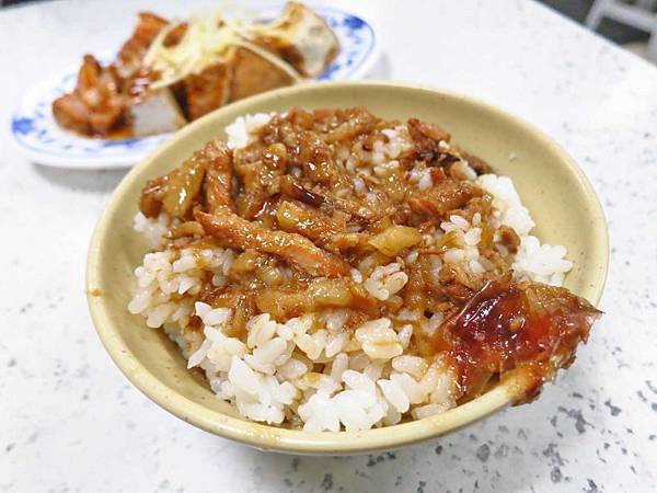 【三重美食】聯邦排骨羹-附近居民最愛的店家 【三重美食】聯邦排骨羹-附近居民最愛的店家