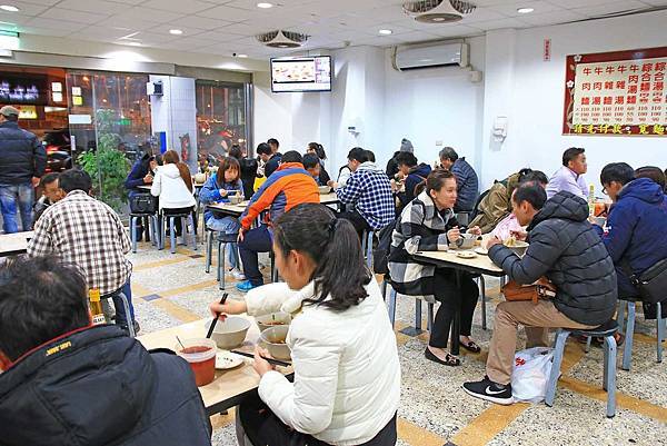 【台北美食】建宏牛肉麵-24小時全年無休的宵夜牛肉麵