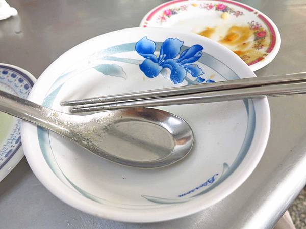 【五股美食】五股鹹粥小吃店-美味的鹹粥，宵夜的好選擇