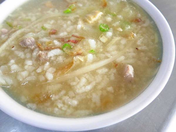 【五股美食】五股鹹粥小吃店-美味的鹹粥，宵夜的好選擇