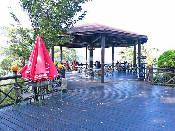 【桃園住宿】復興青年活動中心-景觀優美的戶外用餐環境 【桃園住宿】復興青年活動中心-景觀優美的戶外用餐環境