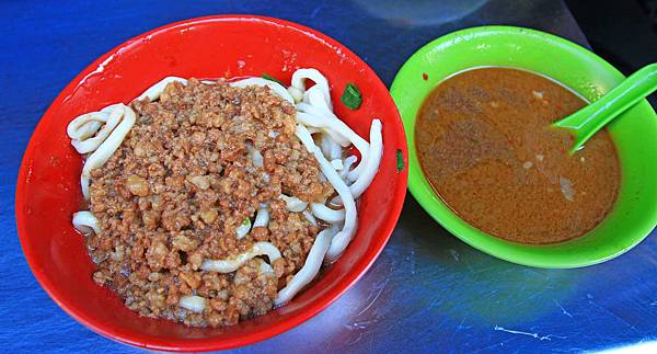 【台北美食】老牌牛肉拉麵大王-城中市場裡的超人氣美食