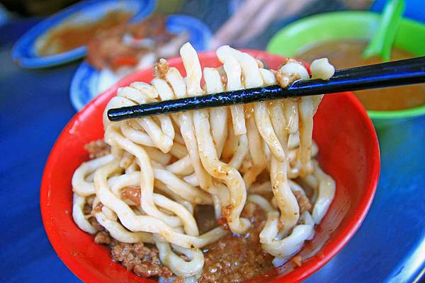 【台北美食】老牌牛肉拉麵大王-城中市場裡的超人氣美食