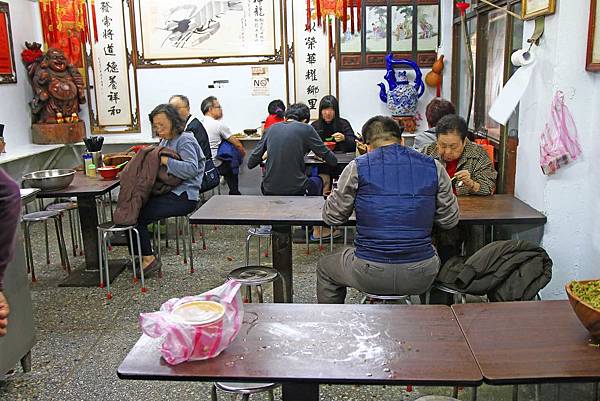 【台北美食】老牌牛肉拉麵大王-城中市場裡的超人氣美食 【台北美食】老牌牛肉拉麵大王-城中市場裡的超人氣美食