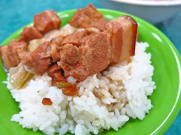 【蘆洲美食】艋舺排骨湯-燉到軟爛入口即化的排骨湯