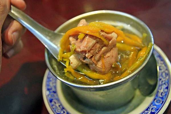 【台北美食】雄嘉義雞肉飯-延平夜市裡的30年老店 【台北美食】雄嘉義雞肉飯-延平夜市裡的30年老店