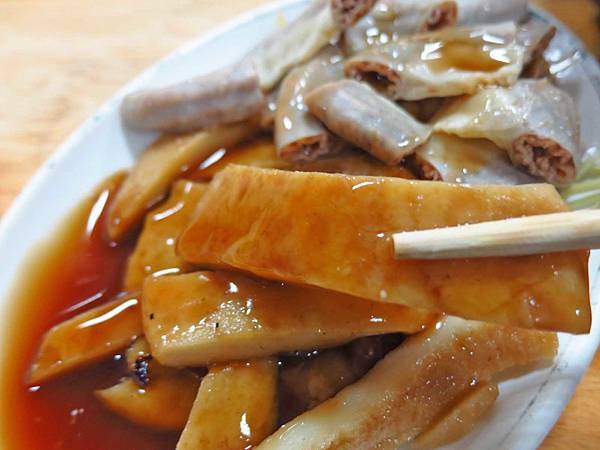 【桃園美食】特製汕頭麵-必吃滷味小菜與超大肉羹