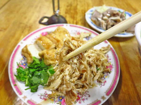 【台北美食】和平東路巷仔內米粉湯-附近上班族、學生最愛的隱藏版美食 【台北美食】和平東路巷仔內米粉湯-附近上班族、學生最愛的隱藏版美食