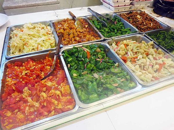 【蘆洲美食】芳記便當大王-魯肉飯免費吃到飽