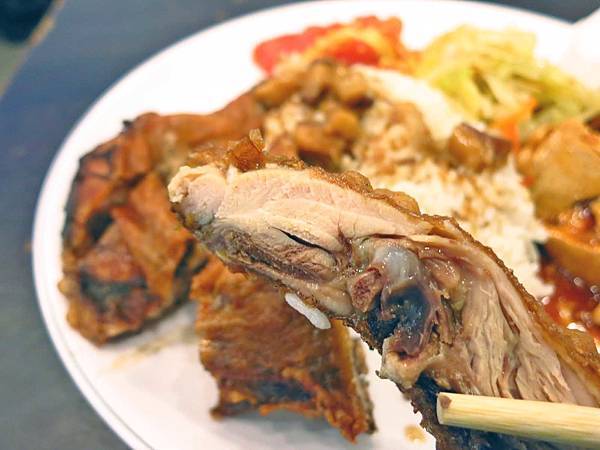 【蘆洲美食】芳記便當大王-魯肉飯免費吃到飽