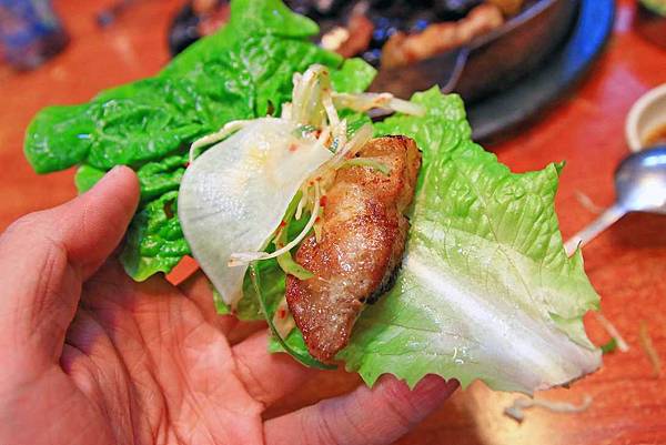 【韓國首爾】小豬存錢桶-用石頭來燒烤食材的烤肉店