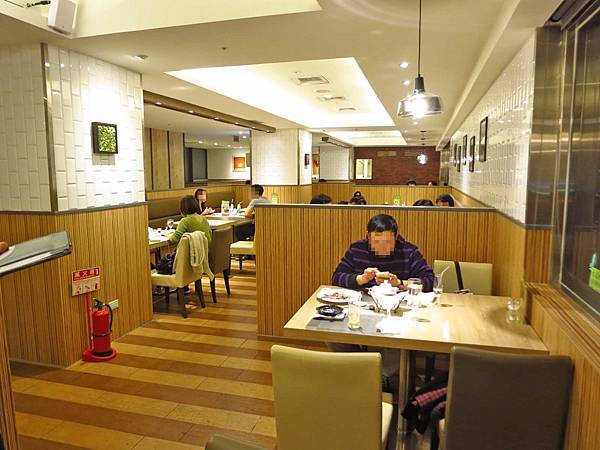 【台北餐廳】VOLKS沃克牛排-現烤麵包無限量吃到飽-當月壽星生日優惠88折