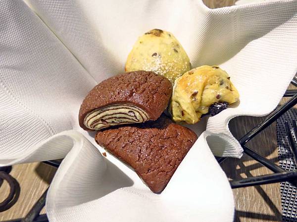 【台北餐廳】VOLKS沃克牛排-現烤麵包無限量吃到飽-當月壽星生日優惠88折