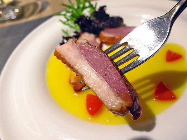 【台北餐廳】VOLKS沃克牛排-現烤麵包無限量吃到飽-當月壽星生日優惠88折