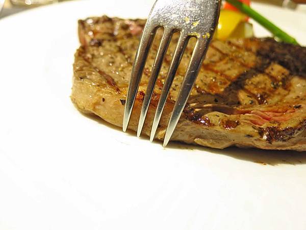 【台北餐廳】VOLKS沃克牛排-現烤麵包無限量吃到飽-當月壽星生日優惠88折