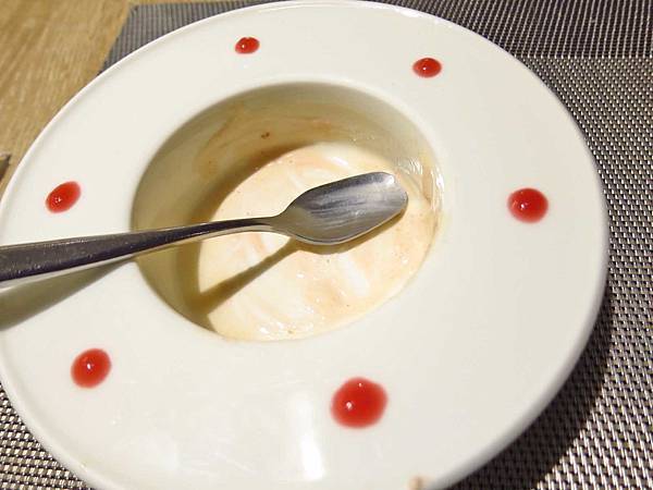 【台北餐廳】VOLKS沃克牛排-現烤麵包無限量吃到飽-當月壽星生日優惠88折