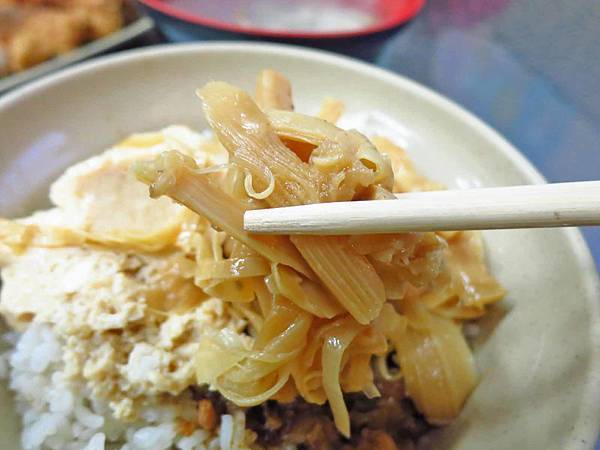 【桃園美食】大小魯肉飯-在地人極推的雞排飯