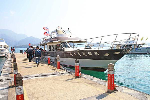 【台中二天一夜包车自由行】台中必玩的十大精选景点，美丽的庄园古堡、怀旧老街、特殊地形景观、观光酒厂景点，吃衣住行自由行完整规划，一次全包