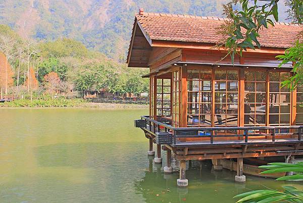 【台中二天一夜包车自由行】台中必玩的十大精选景点，美丽的庄园古堡、怀旧老街、特殊地形景观、观光酒厂景点，吃衣住行自由行完整规划，一次全包