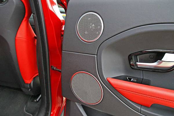 【台中二天一夜包车自由行】台中必玩的十大精选景点，美丽的庄园古堡、怀旧老街、特殊地形景观、观光酒厂景点，吃衣住行自由行完整规划，一次全包