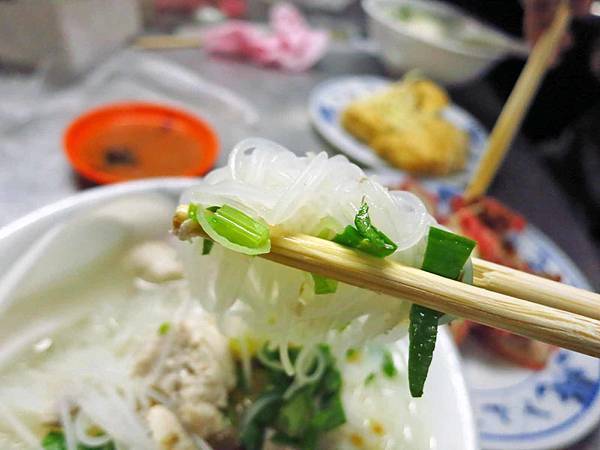 【台北美食】旗魚新竹米粉-延三夜市裡的超人氣米粉湯 【台北美食】旗魚新竹米粉-延三夜市裡的超人氣米粉湯