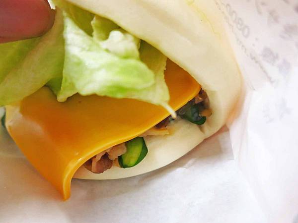 【蘆洲美食】喜得炭火燒三明治-軟綿綿甜滋滋的燒肉蛋吐司