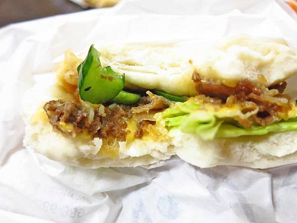 【蘆洲美食】喜得炭火燒三明治-軟綿綿甜滋滋的燒肉蛋吐司