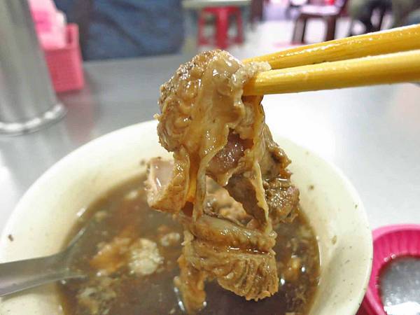 【板橋美食】財哥藥燉排骨-在地人極力推薦的藥燉排骨湯