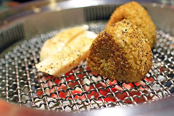 【台北餐廳】禧太炭火燒肉店-頂級和牛與超巨大草蝦燒烤店