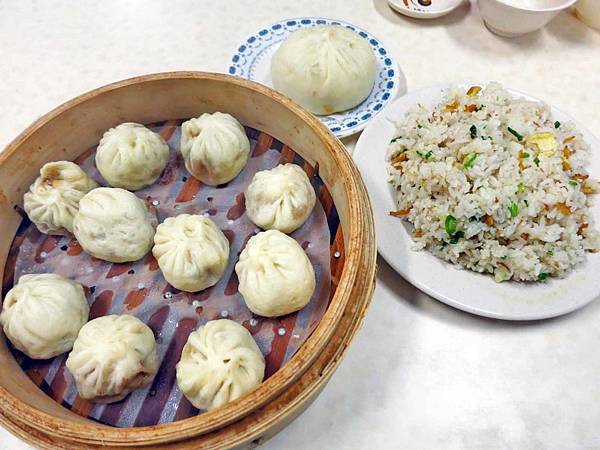 【台北美食】四海包子店-來這必吃的美味炒飯 【台北美食】四海包子店-來這必吃的美味炒飯