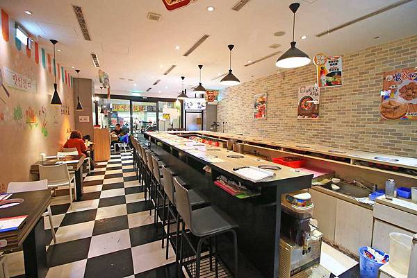 【新莊餐廳】劉震川日韓大食館-超大份量的韓日火鍋一次通吃